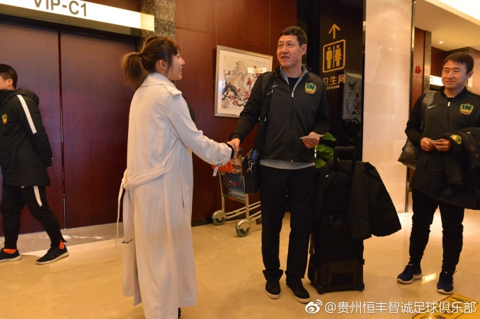 可是，杨华明假装听不见。